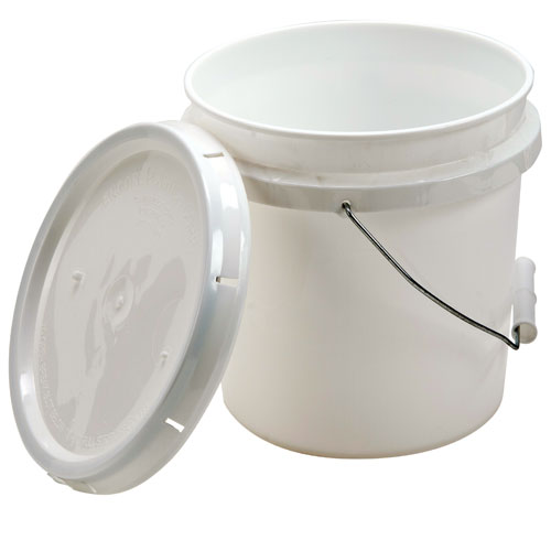 Plastic Pail with Cover